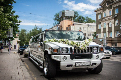 СВАДЕБНЫЕ УКРАШЕНИЯ ДЛЯ ЛИМУЗИНОВ ПРЕДОСТАВЛЯЮТСЯ   АБСОЛЮТНО БЕСПЛАТНО  ВАЖНО: указана МИНИМАЛЬНАЯ цена. Фактическая цена зависит от  длительности заказа. Просим Вас уточнять условия по телефону