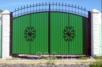 Ворота из профнастила с элементами ковки 4х2 м зеленые