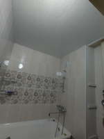 Капитальный ремонт ванной с отделкой стен и пола, натяжного потолка