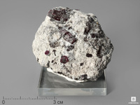 Кристаллы корунда красного в кристаллическом сланце, 4,8х4,5х3,8 см